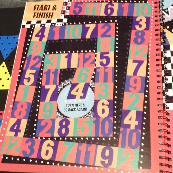 The Amazing Game Board Book - Picture 9 of 11